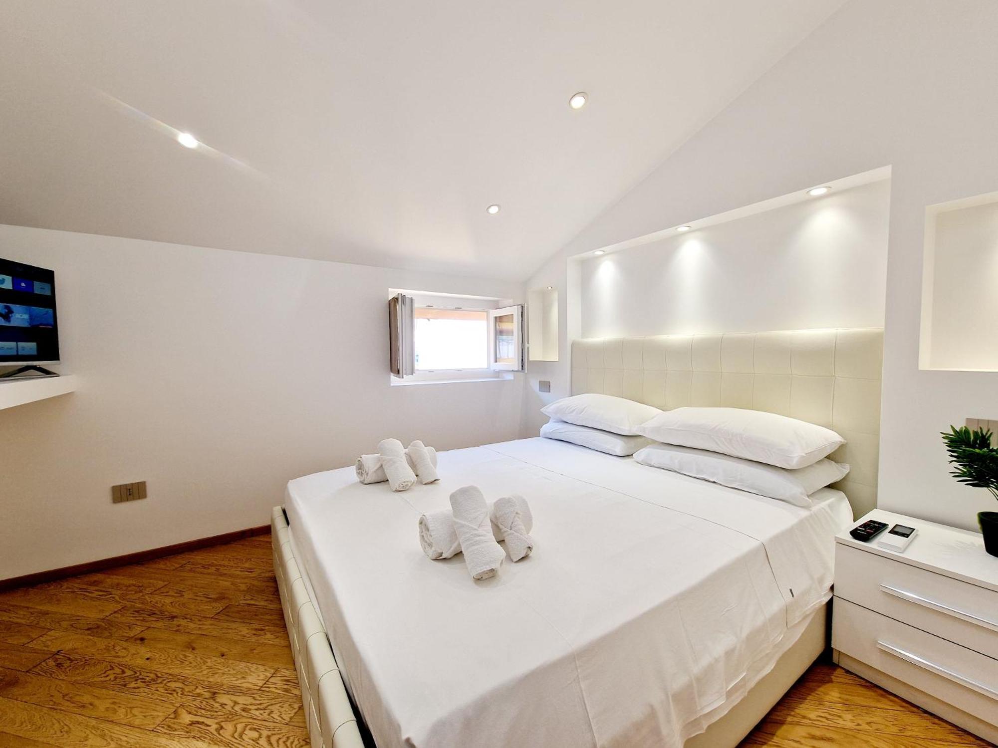 Homeholidaysanremo - Luxe & Glamour Apartamento