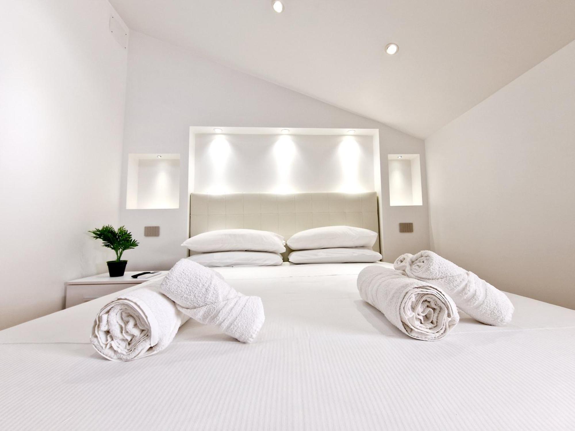 Appartement Homeholidaysanremo - Luxe & Glamour *